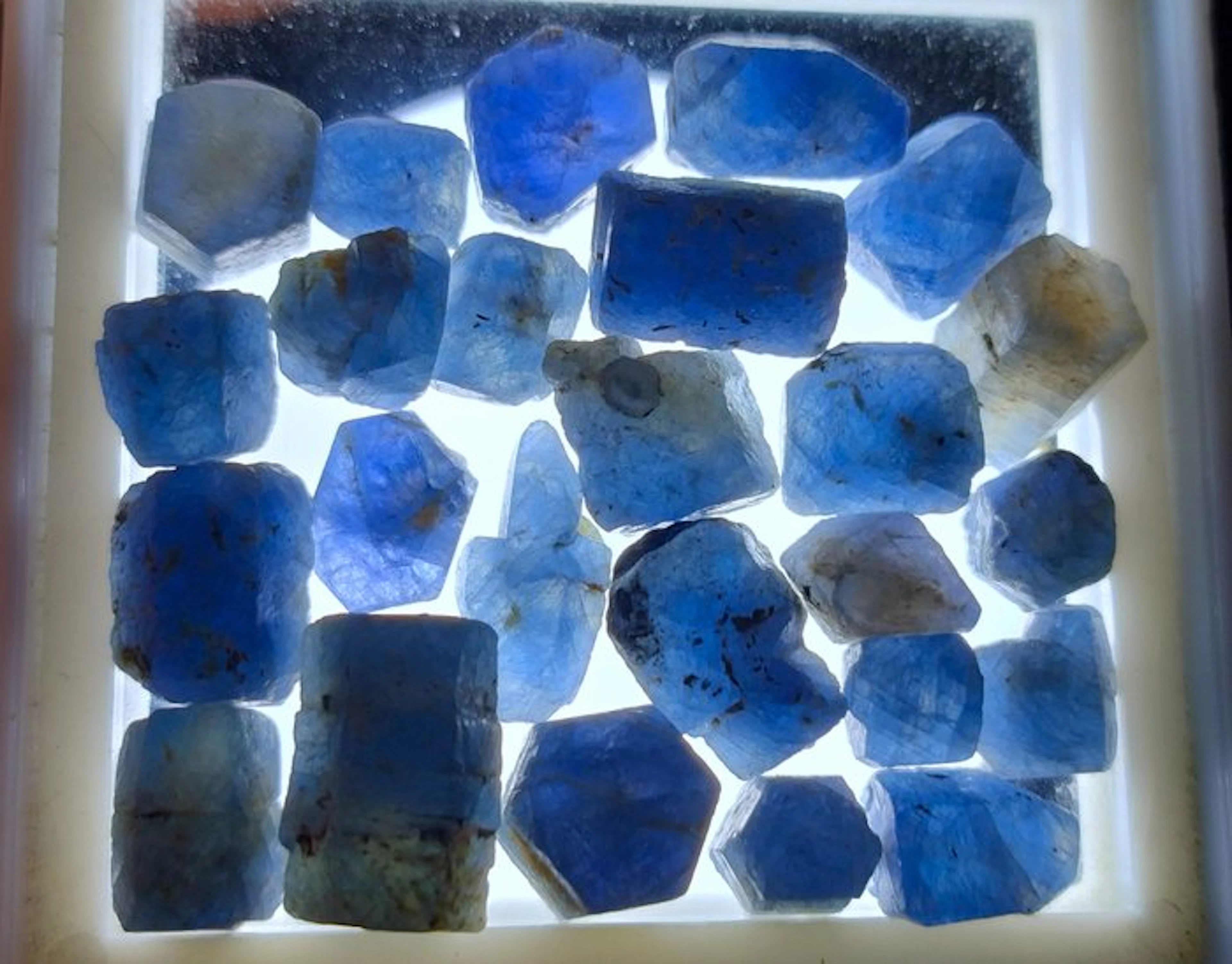 101.3 cts Untreated Sapphire - Rough- 20.26 g
