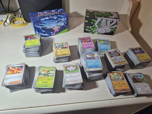 Pokémon Bulk cards 1800/1900 Foil, Holo, Reverse holo - Various sets