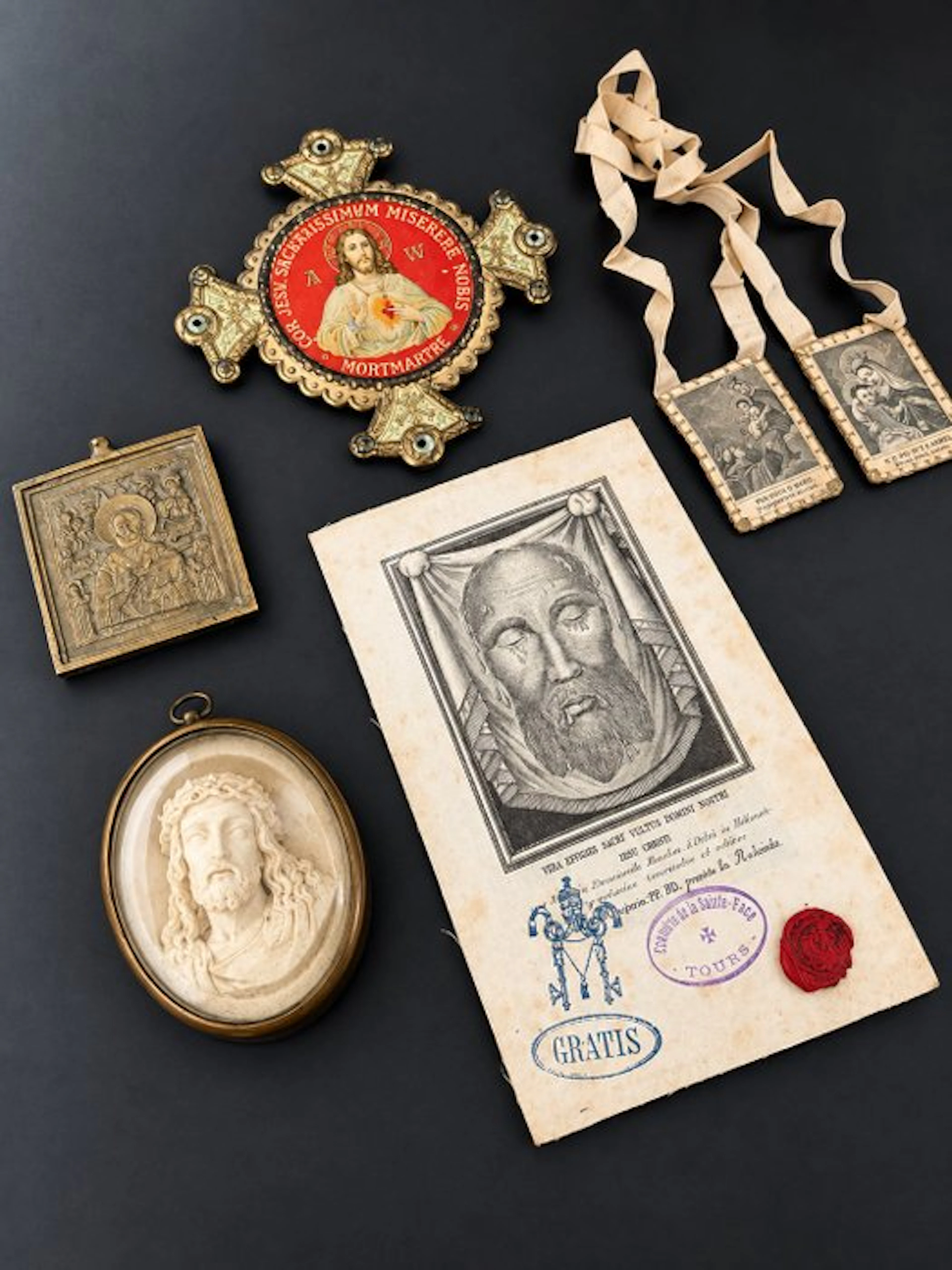 Lot of Sacred Art and Objects (5) - Paper
