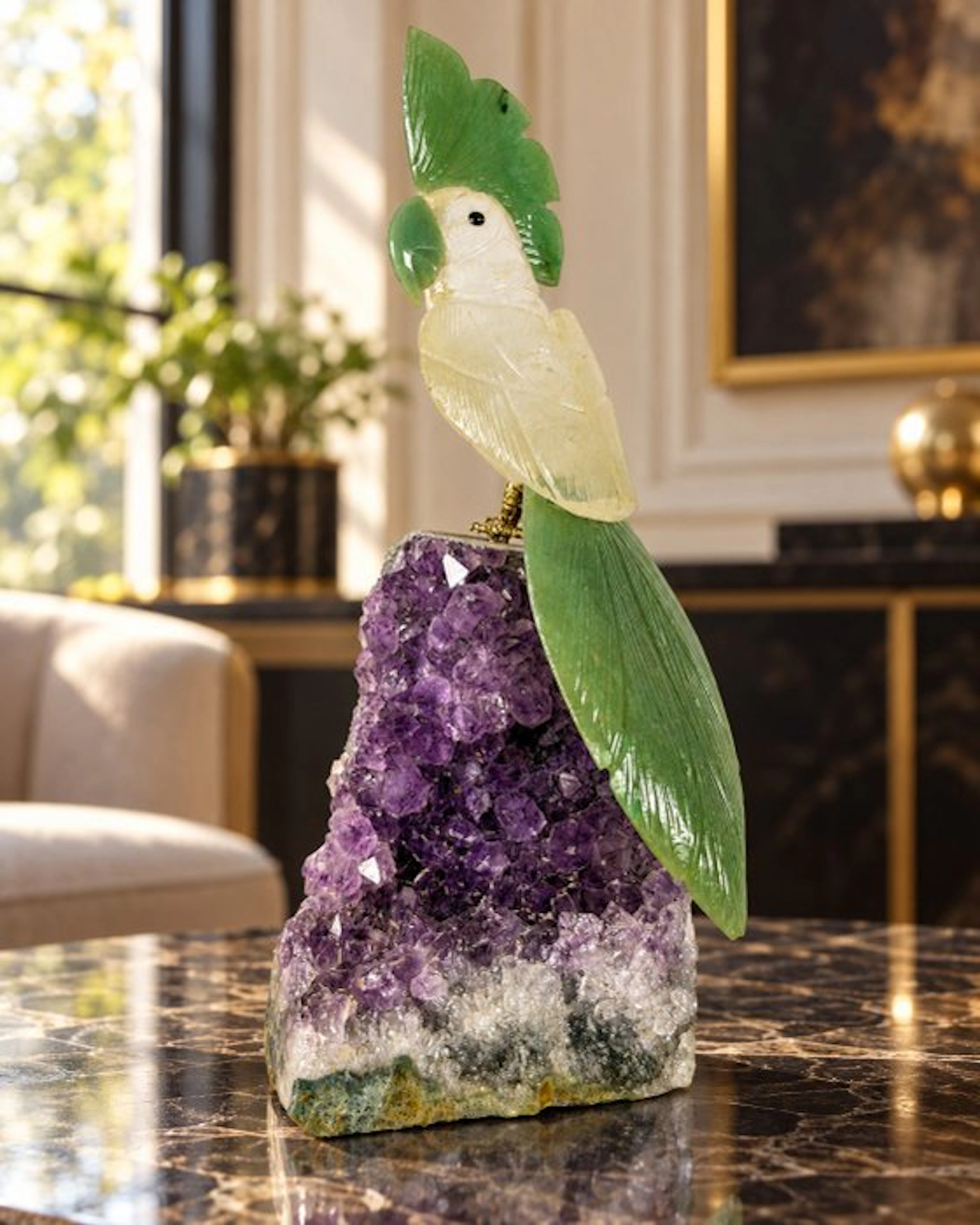 Rare piece - Hand-carved rock crystal parrot on a...