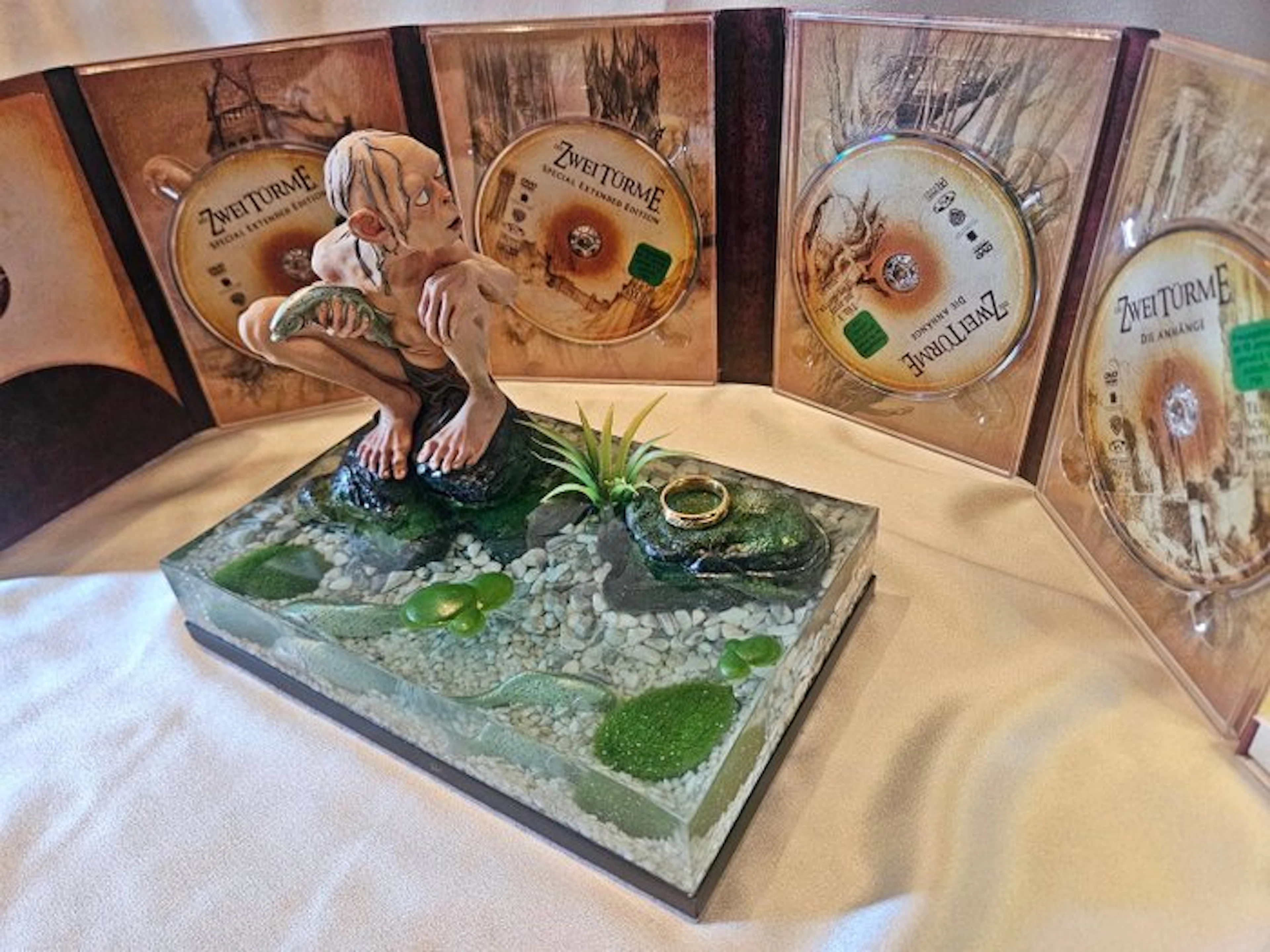 Lord of the Rings - Smeagol/Gollum Figure, Diorama - Weta