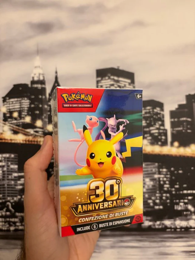 Pokémon - 1 Box - 30° Anniversario Bundle Confezione di 6...