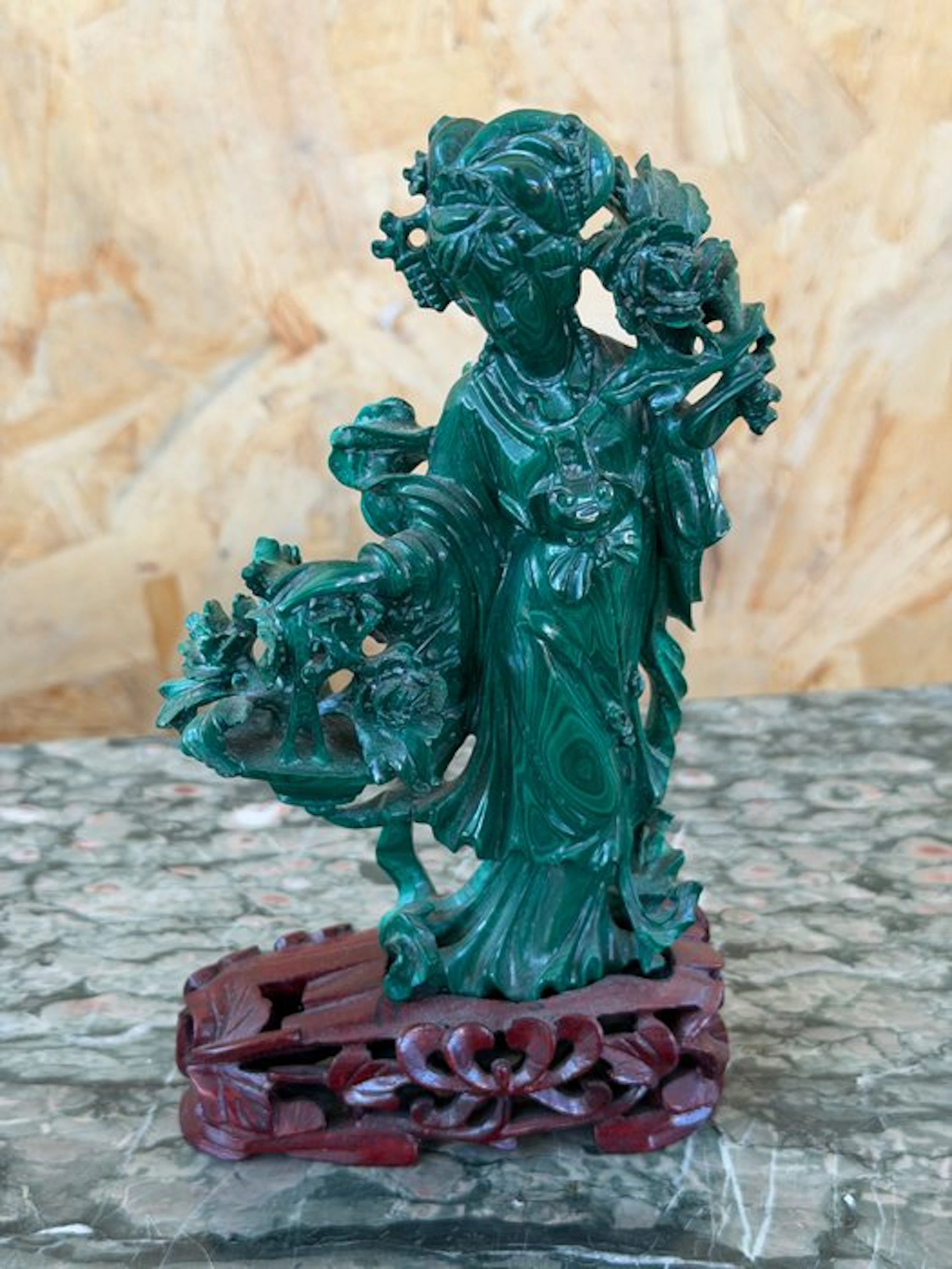 Figure - Guanyin - Wood, Malachite - China (No reserve price)