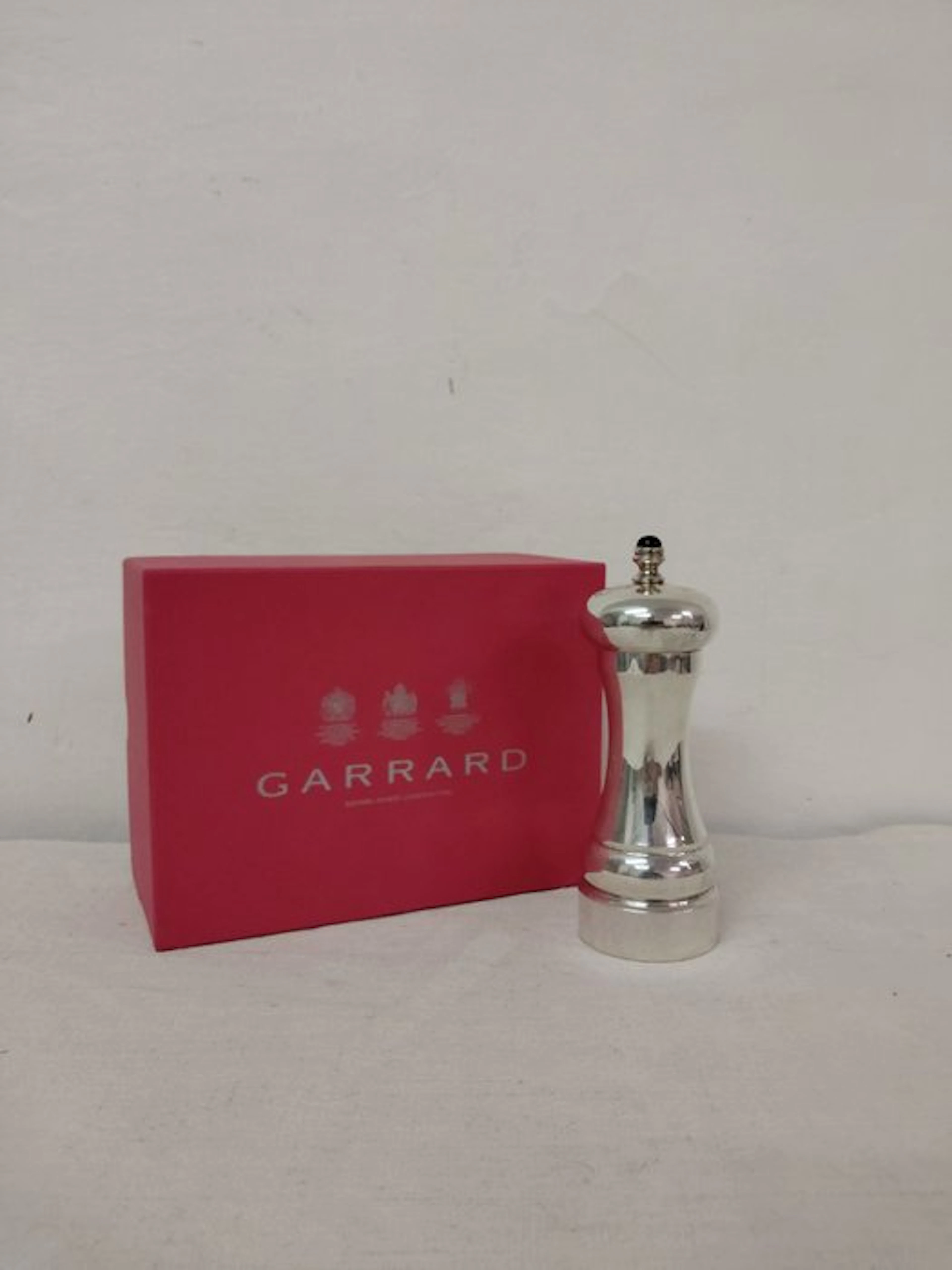 Garrard - Salt and pepper shakers - Metal, Silver - Pepper grinder