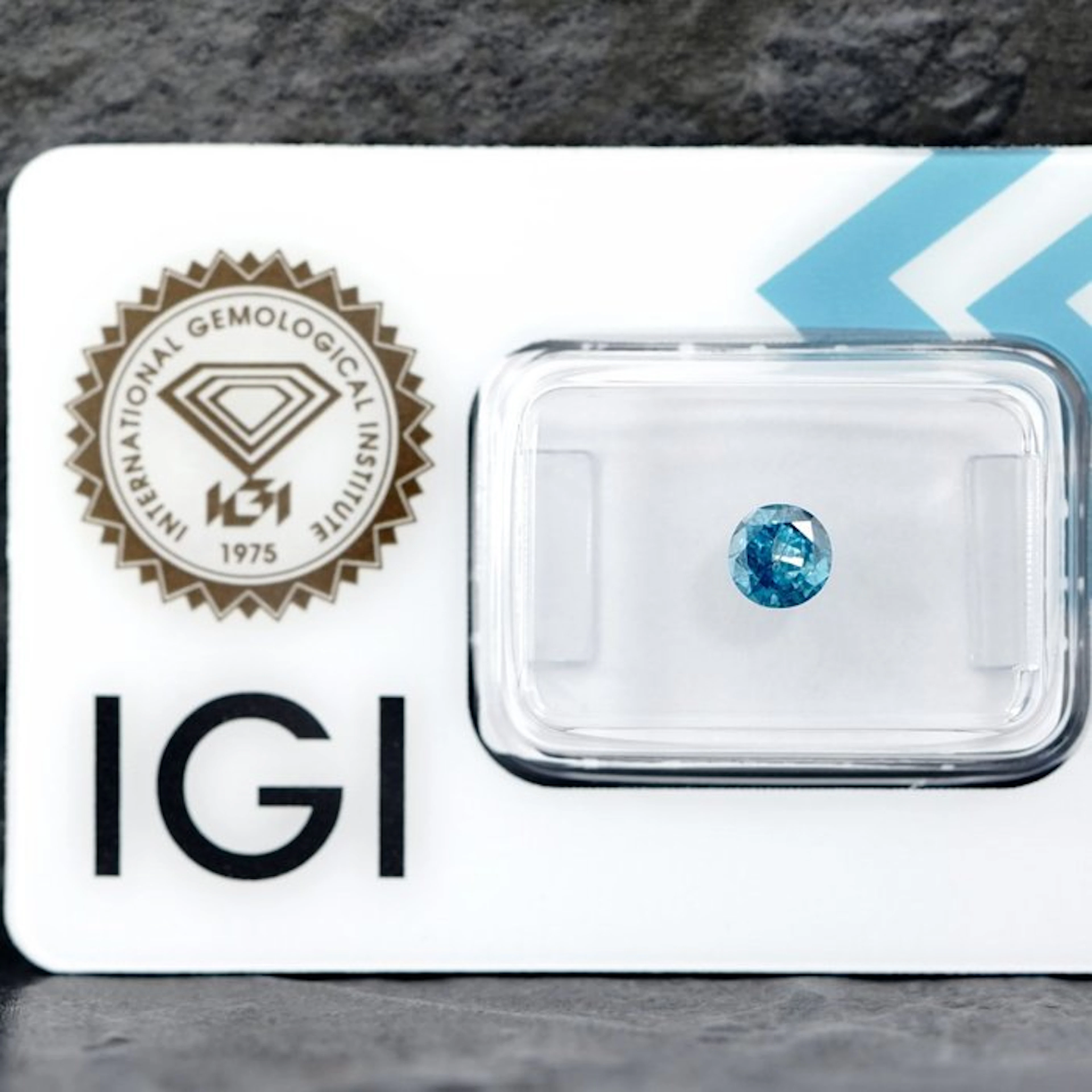 No reserve price - 1 pcs Diamond (Colour-treated) - 0.49...