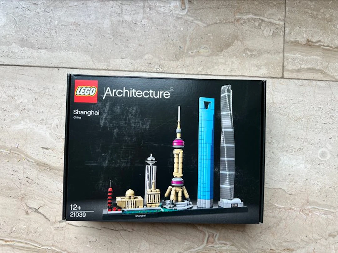 LEGO Set - 21039 - Architecture - Shanghai