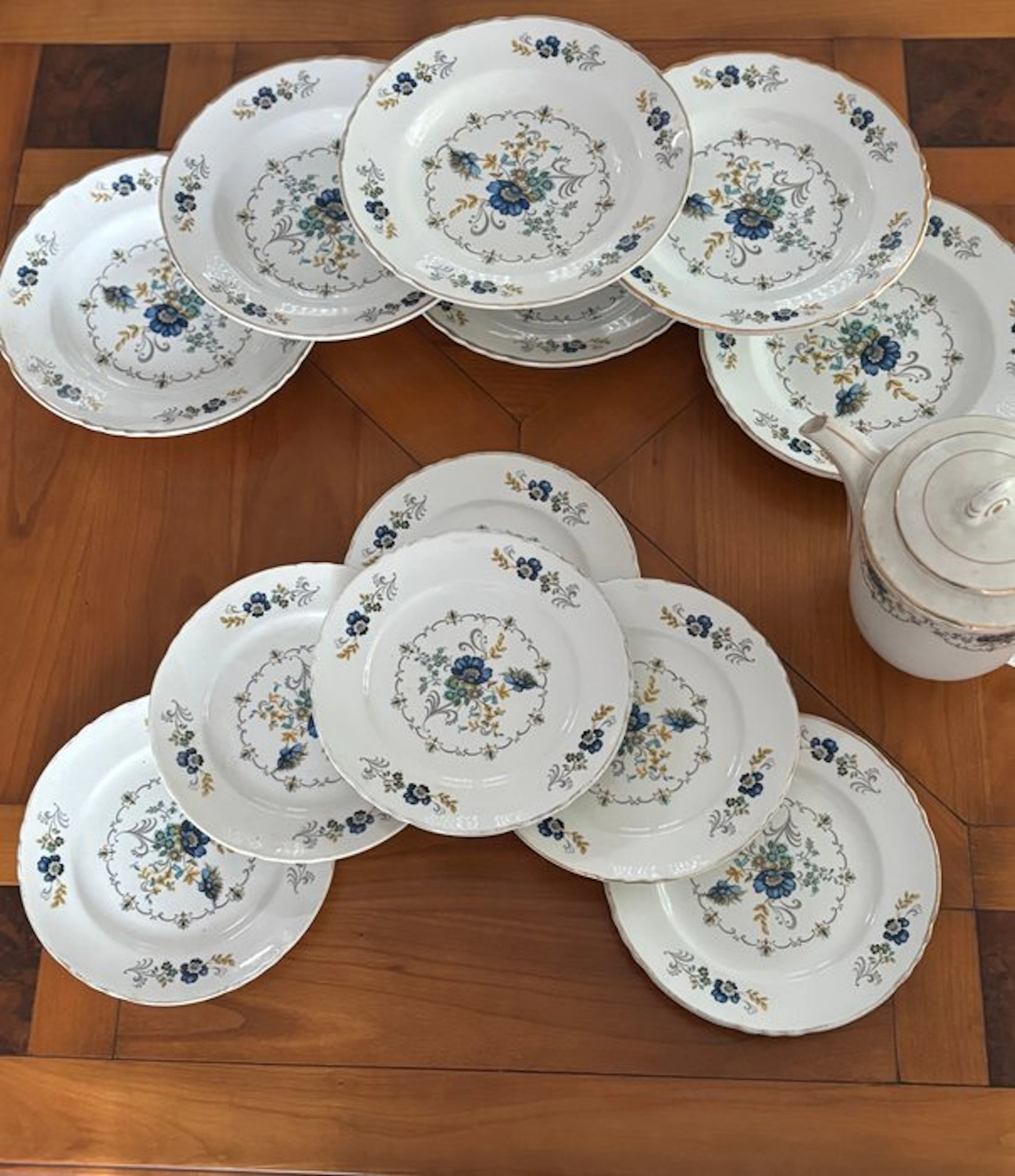 moulin des loups - Plate (13) - Earthenware
