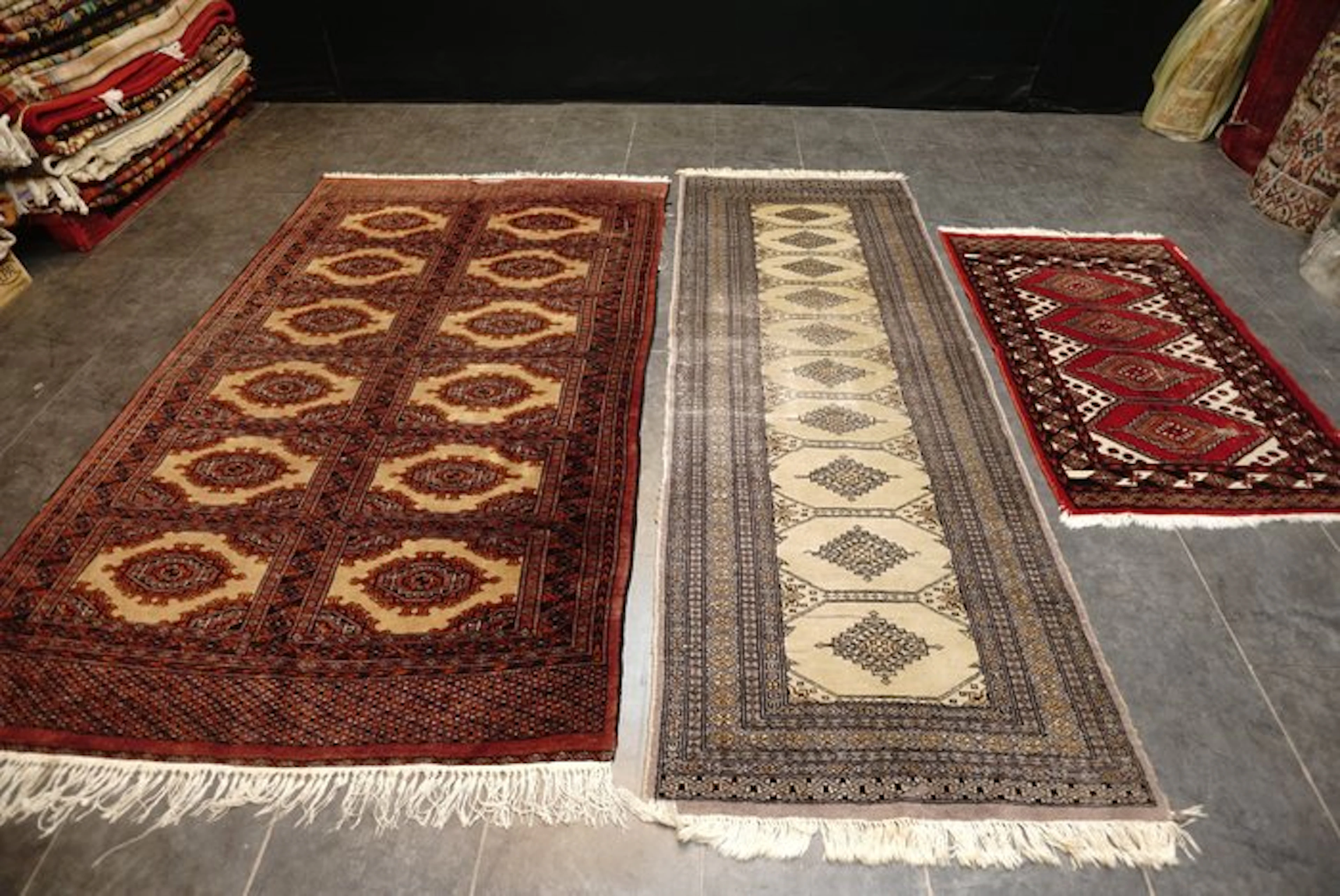 3-piece Oriental rug set: exquisite craftsmanship in traditional design