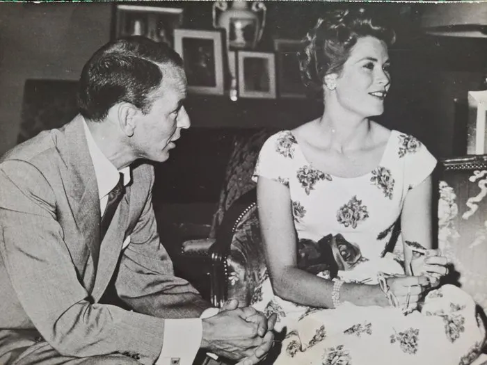 ASSOCIATED PRESS PHOTO - Frank Sinatra With Princess Grace Kelly