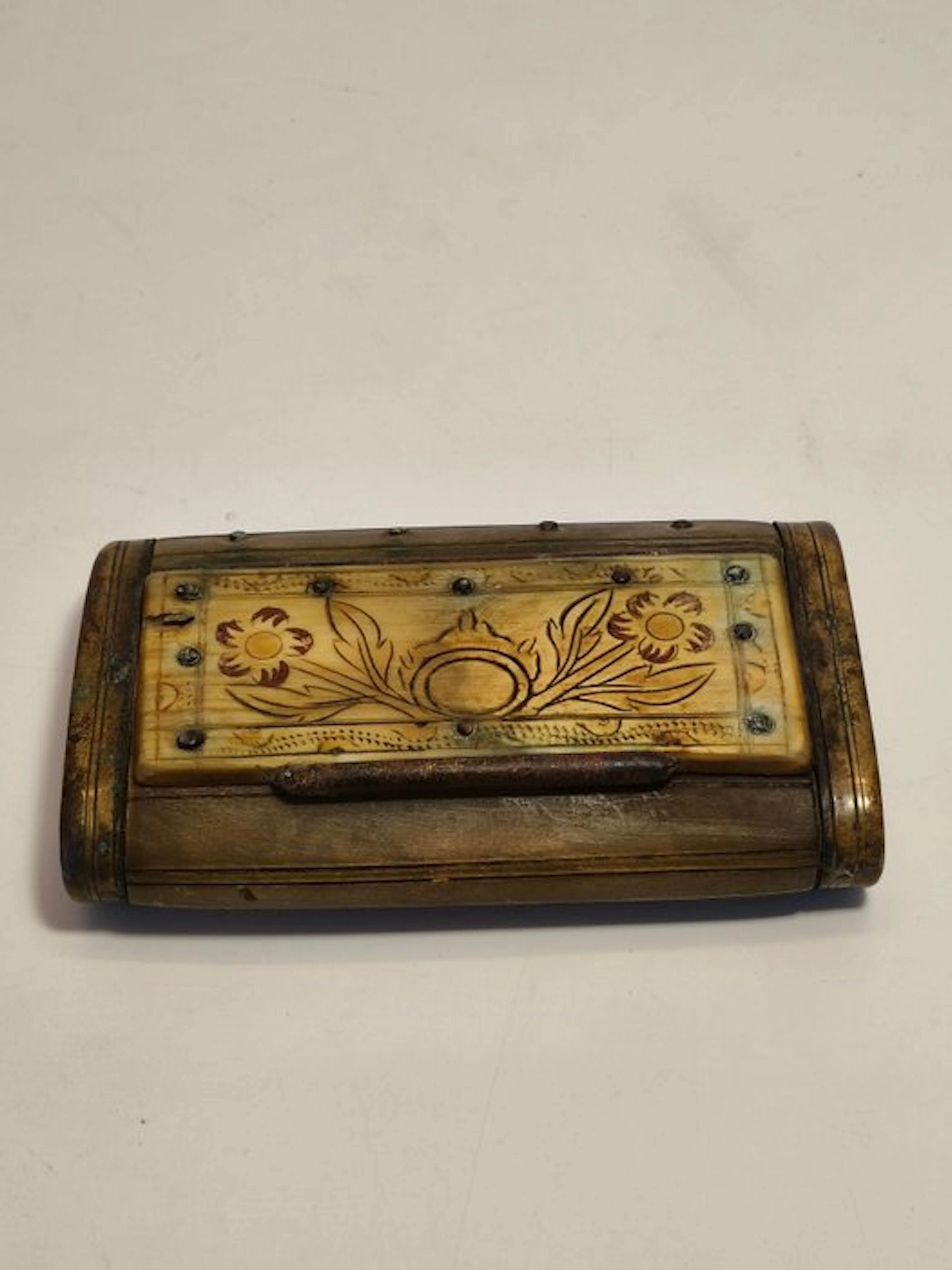 Snuff box - Horn, Brass - English box 1750