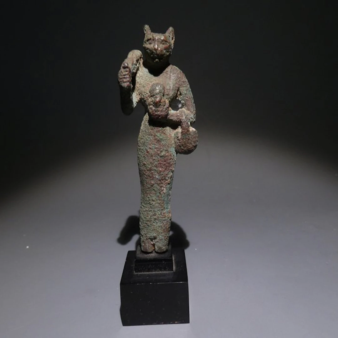 Ancient Egyptian Bronze Very nice solid Cat Goddess Bastet deity
