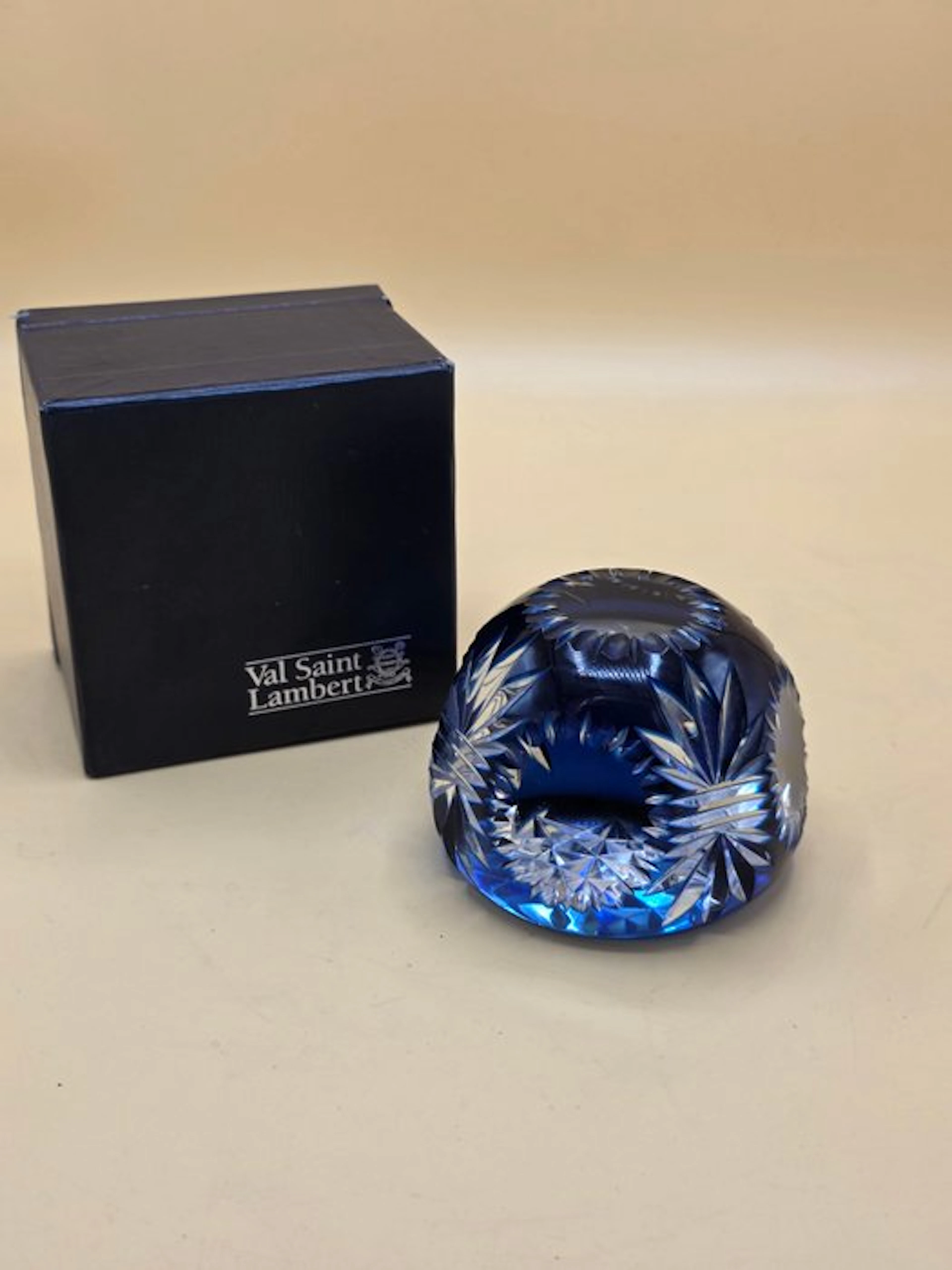Val Saint Lambert - Paperweight - Crystal