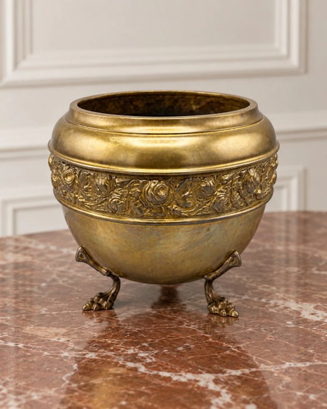 Antieke koperen jardinière – Rijk floraal reliëf –...
