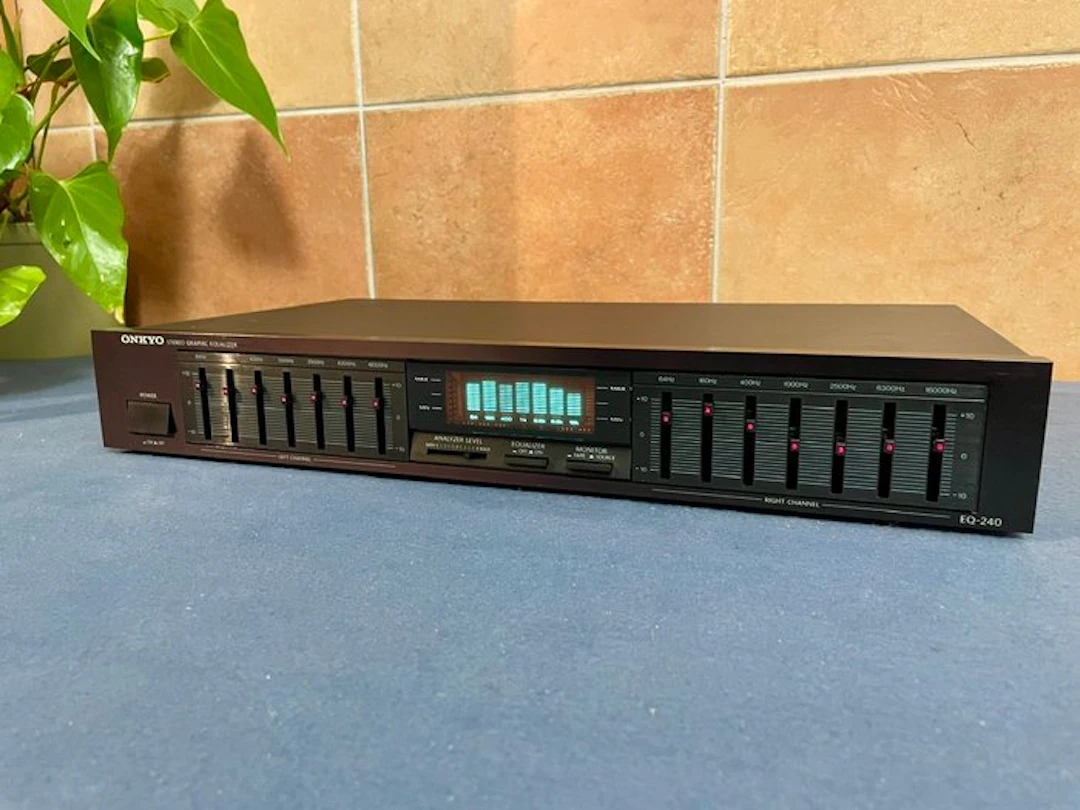 Onkyo - EQ-240 Stereo graphic equalizer
