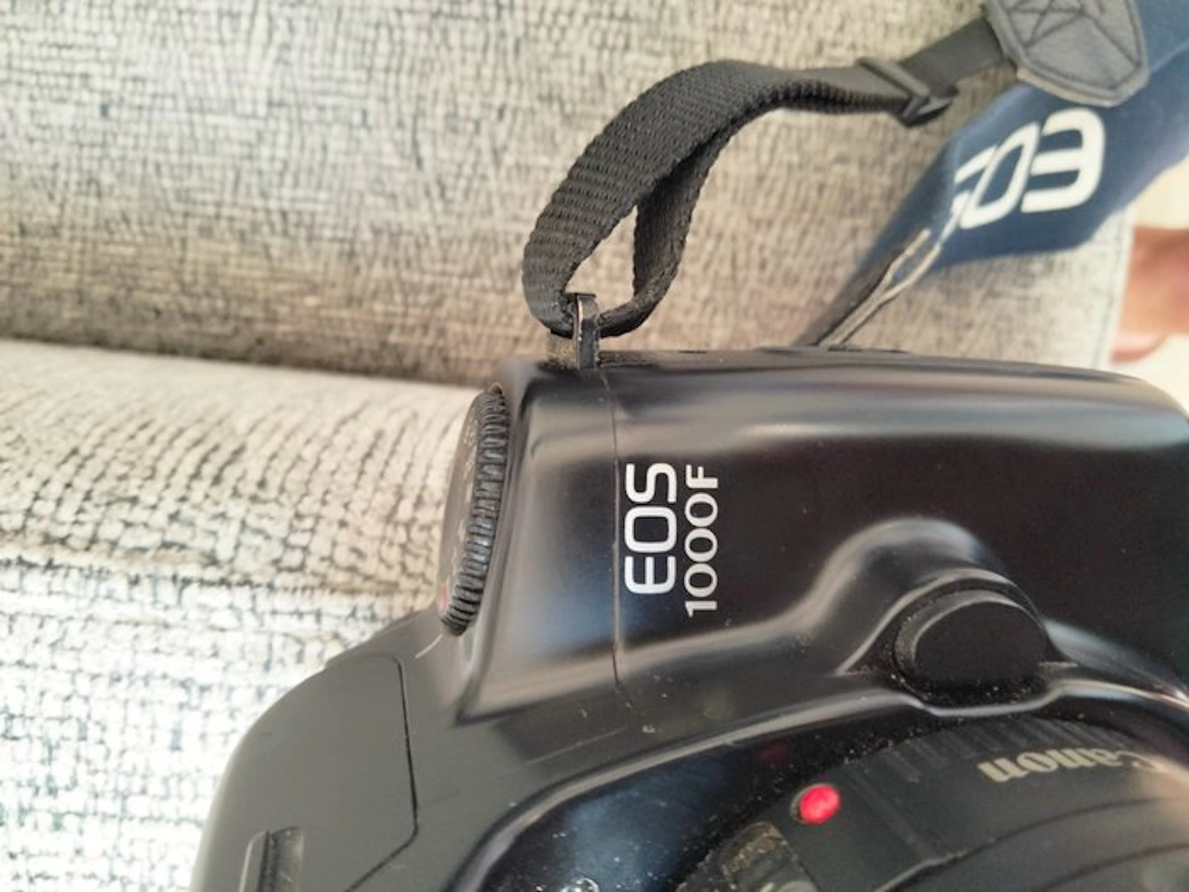 Canon EOS 1000F + 35-80mm Single lens reflex camera (SLR)