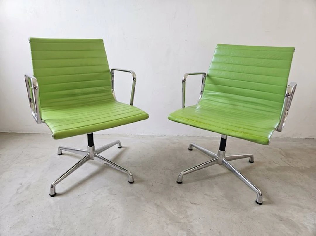 Vitra - Charles & Ray Eames - Chair (2) - EA108 - Aluminium