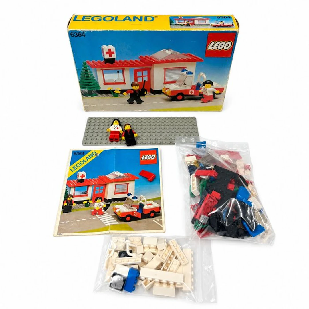 LEGO Set - 6364 - City - **LEGO Legoland 6364 – Paramedic...