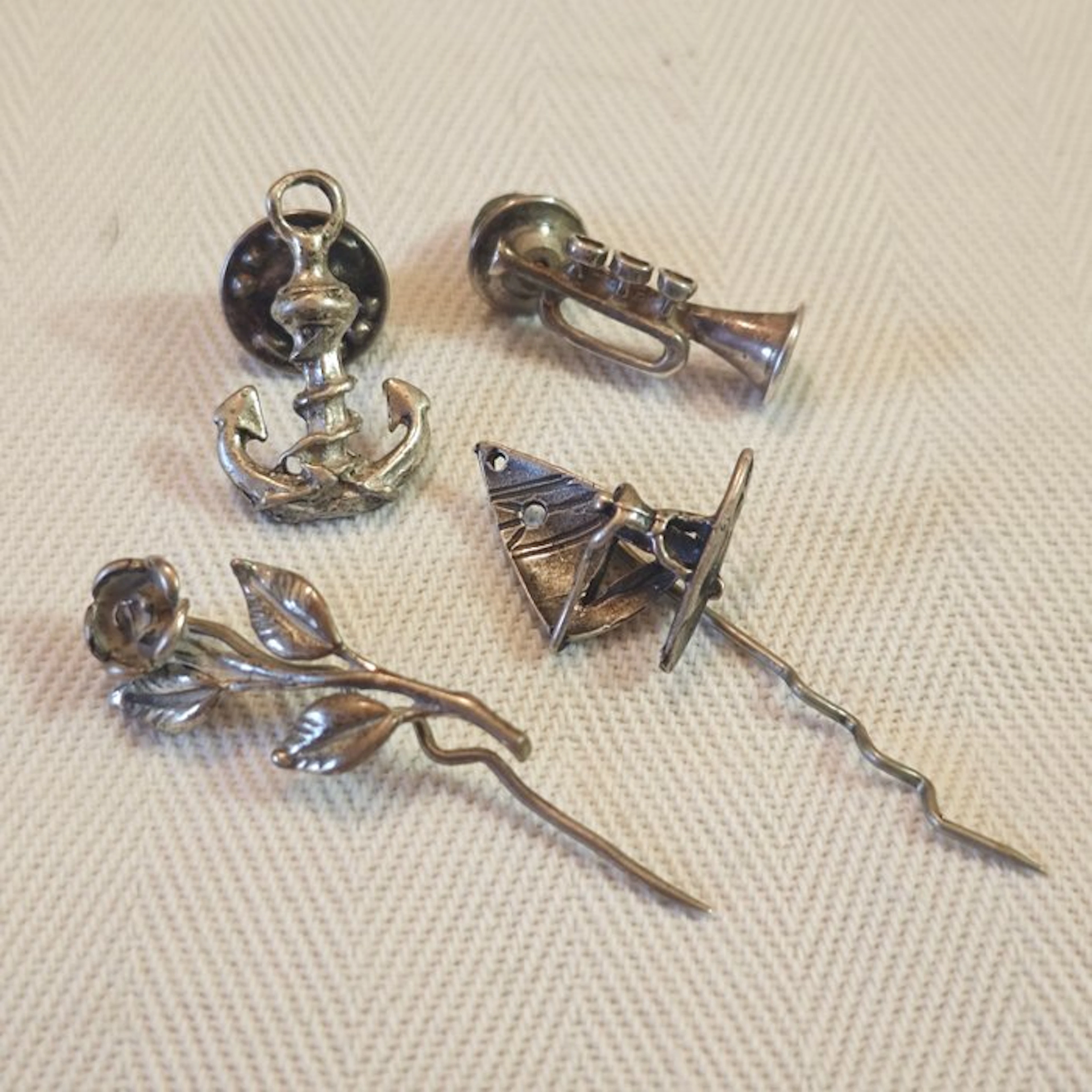 Sculpture, Set di 4 spille da giacca - 4,5 cm - .800 silver
