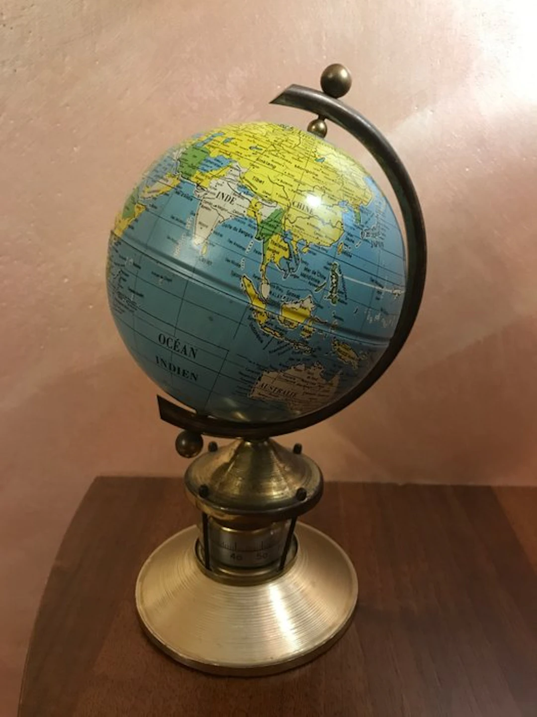 Globe - Sheet-metal world map. - 1980-1990