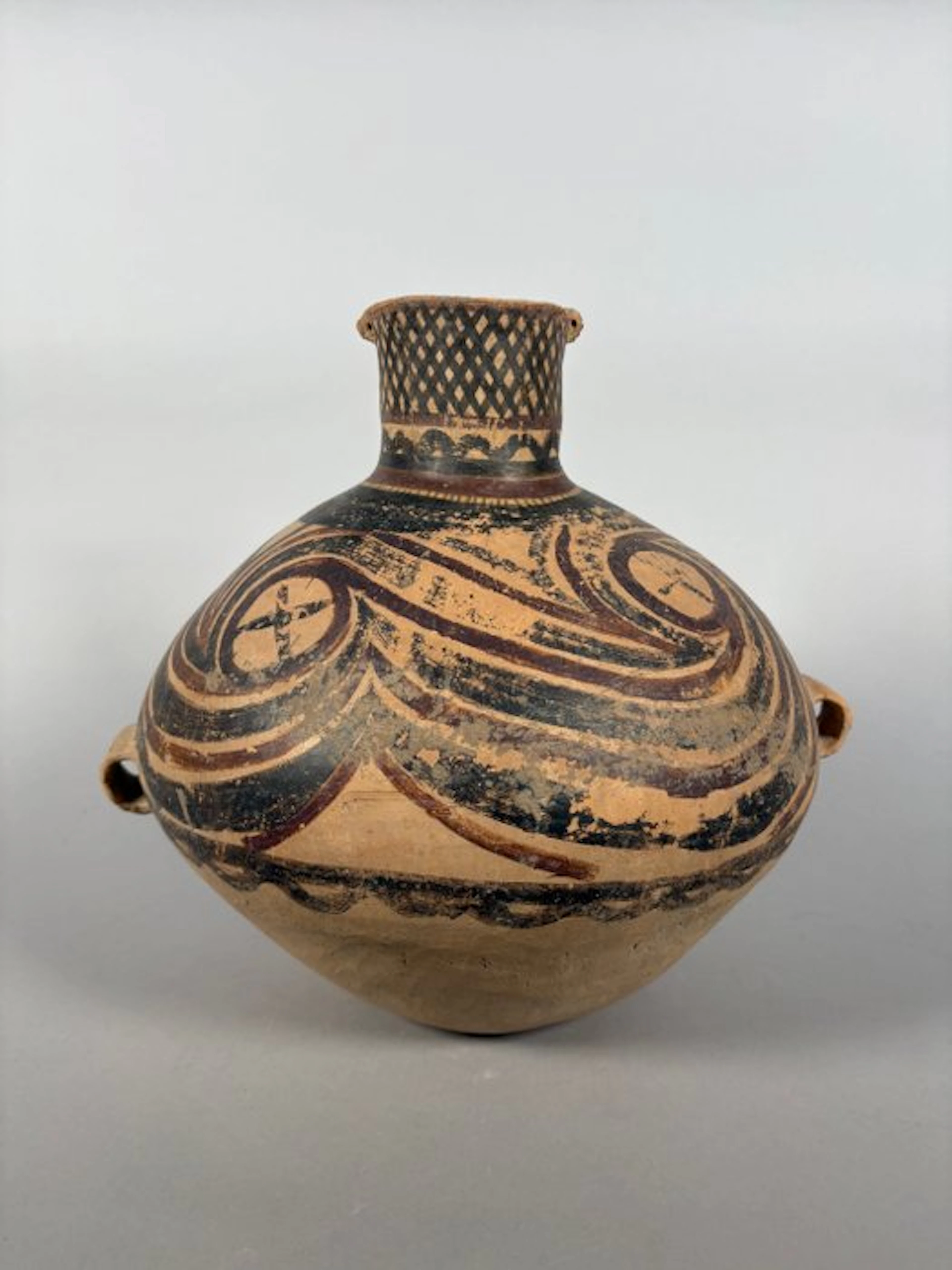 Yangshao Terracotta Painted terracotta vase
