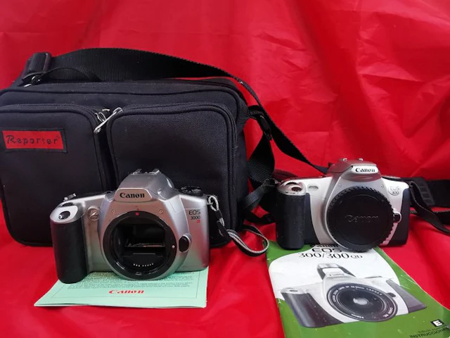 Canon EOS 3000 N + EOS 300 + borsa Reporter Single lens reflex camera (SLR)