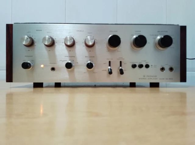 Pioneer - SA-900 Solid state integrated amplifier