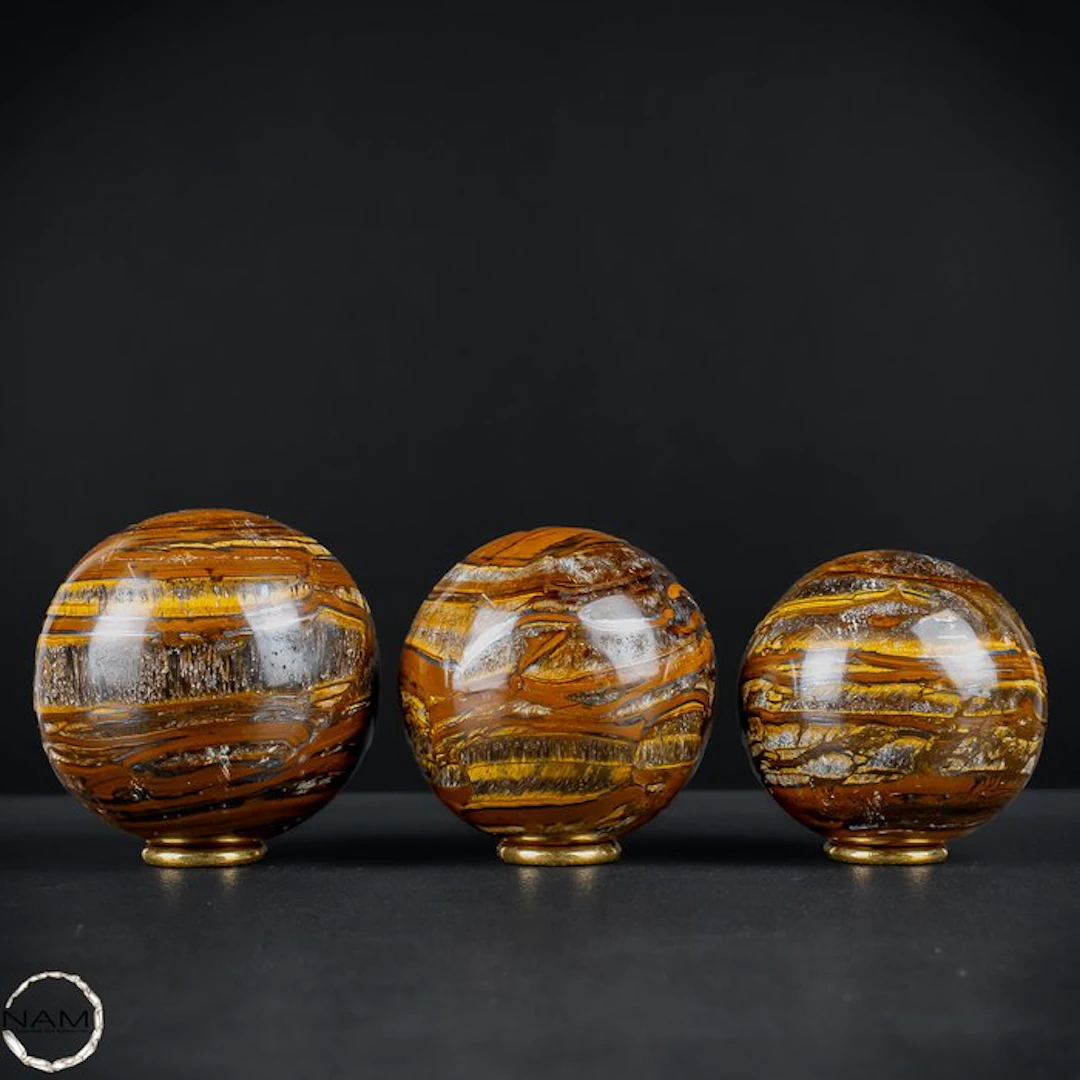 Tiger’s Eye Sphere Set – three expressive unique pieces with gold-brown