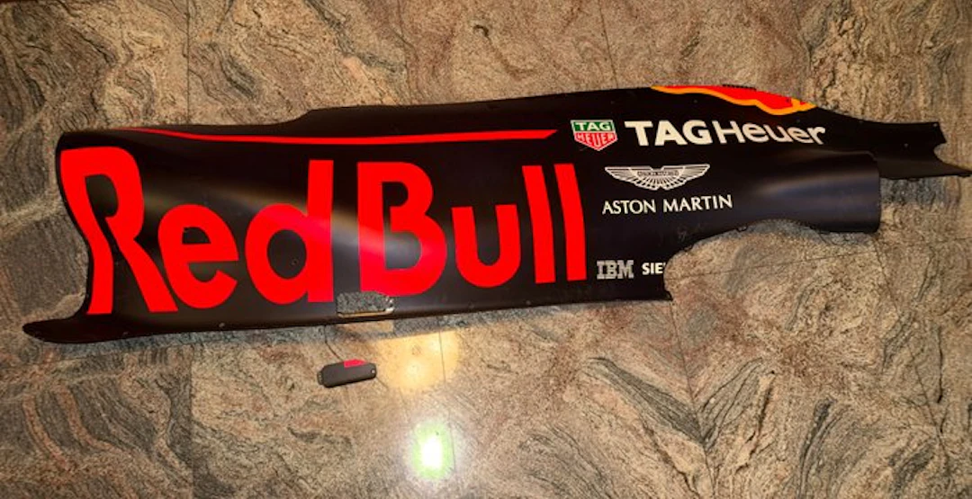 Memorabilia collection - Single-seater side panel (carbon...