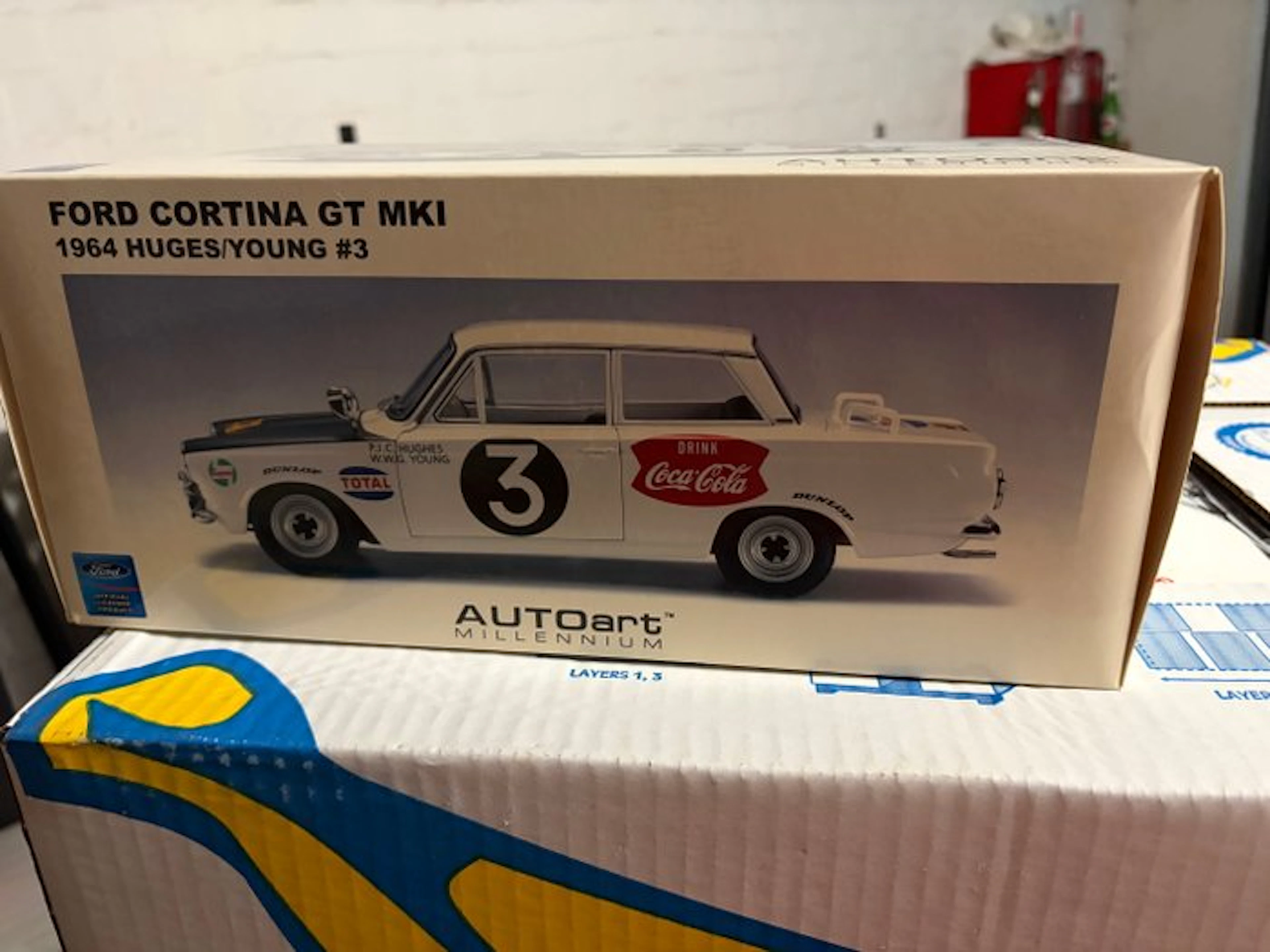 Autoart 1:18 - Model car - Ford Cortina GT MKI