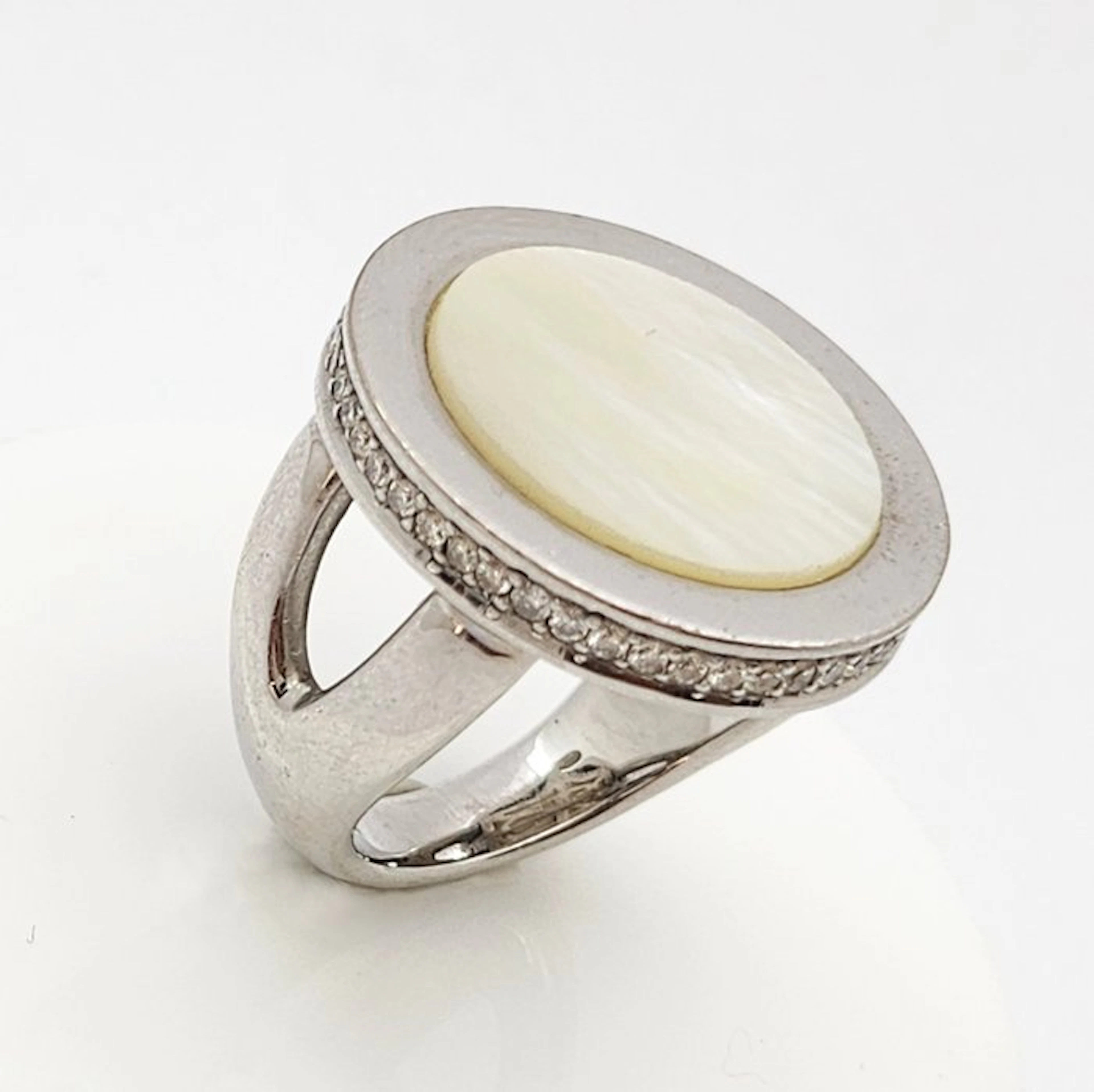 Ring - 18 kt. White gold - 0.44ct. tw. Diamond (Natural) - Pearl - Nacar