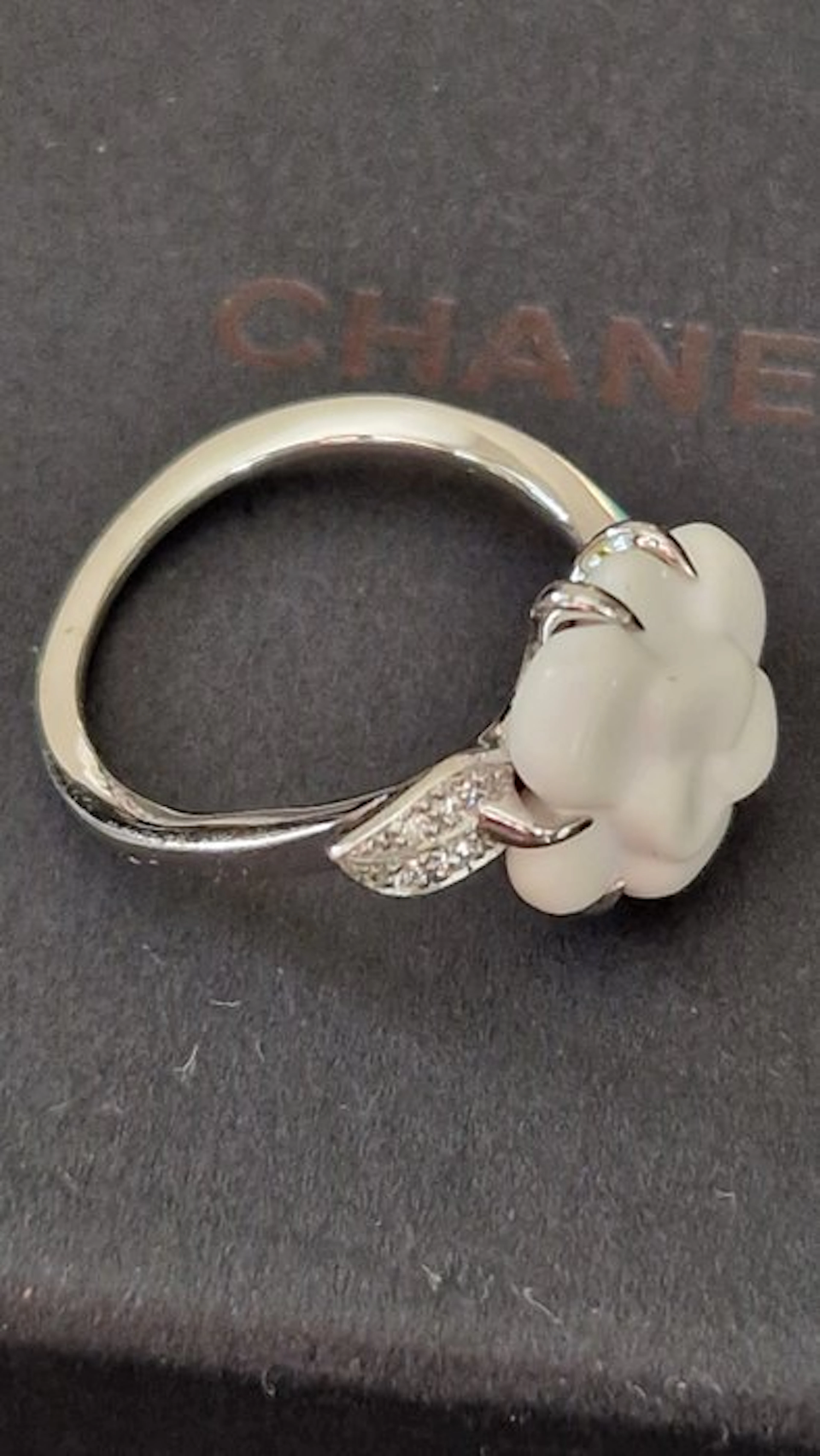 Chanel - Cocktail ring - 18 kt. White gold Chalcedony - Diamond