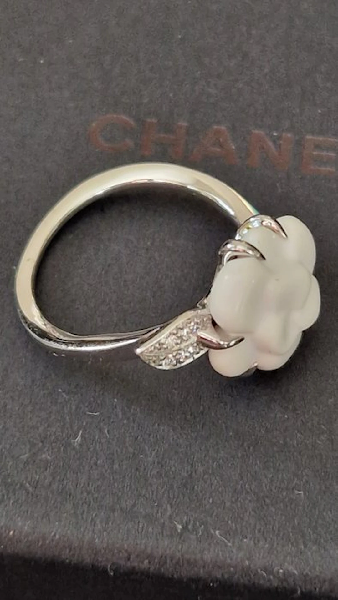 Chanel - Cocktail ring - 18 kt. White gold Chalcedony - Diamond