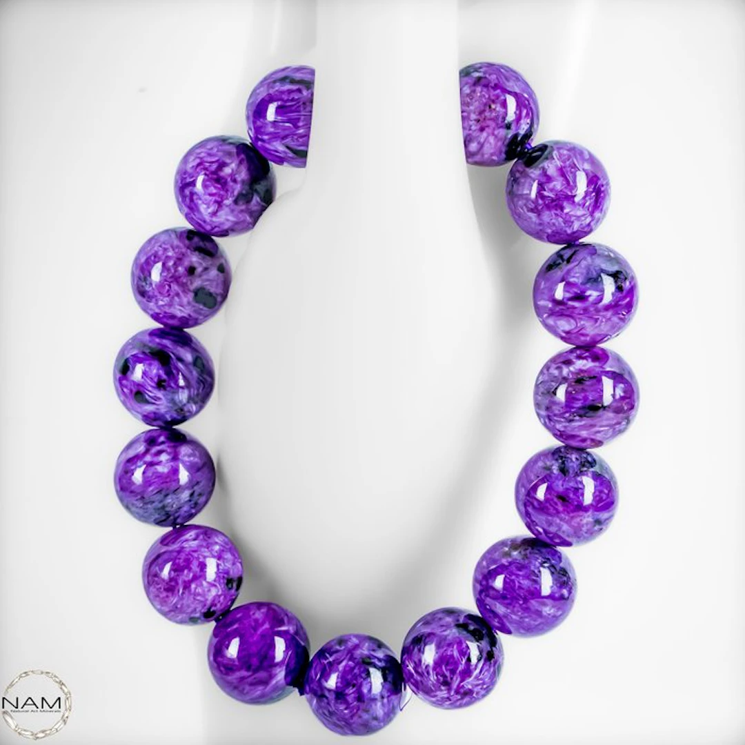 Magic of Transformation – A beautiful bracelet made of genuine charoite
