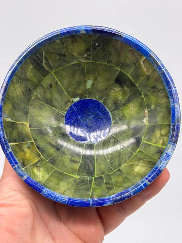 Serpentine with lapis lazuli Bowl- 280 g
