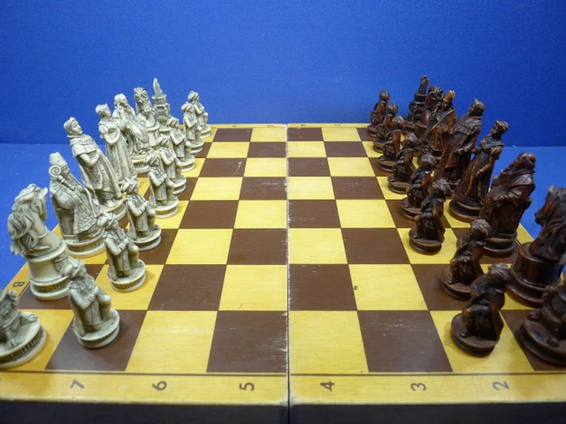 Jeu d'échecs en composite de qualité thème Napoléon King...