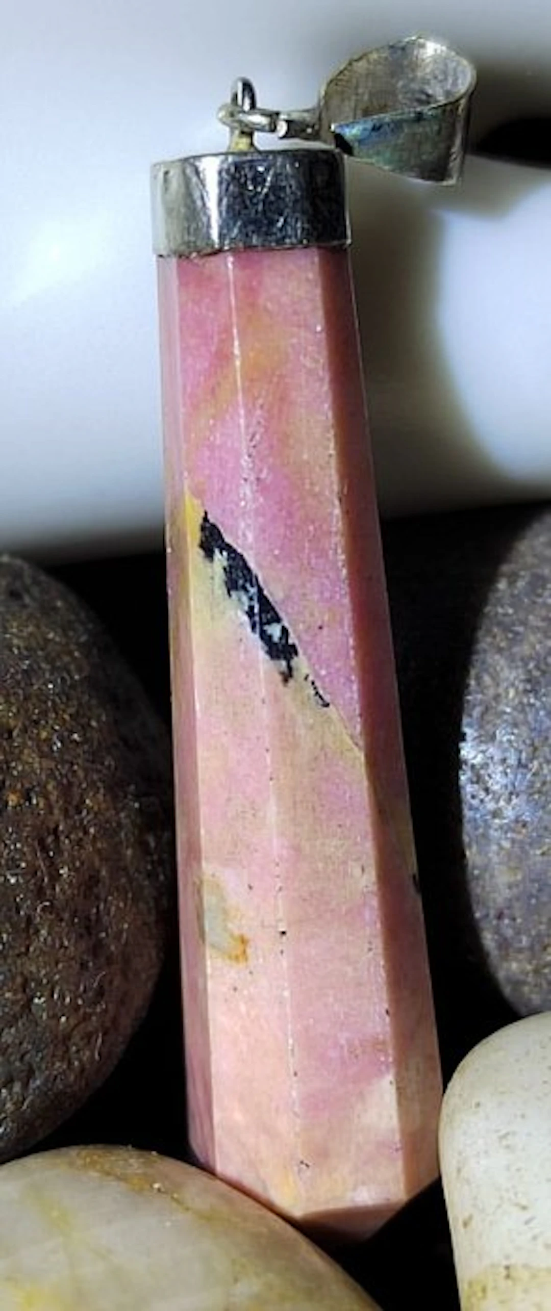 Rhodonite Pendant - High Quality - 33.10 Cts - No Reserve Price- 6.63 g