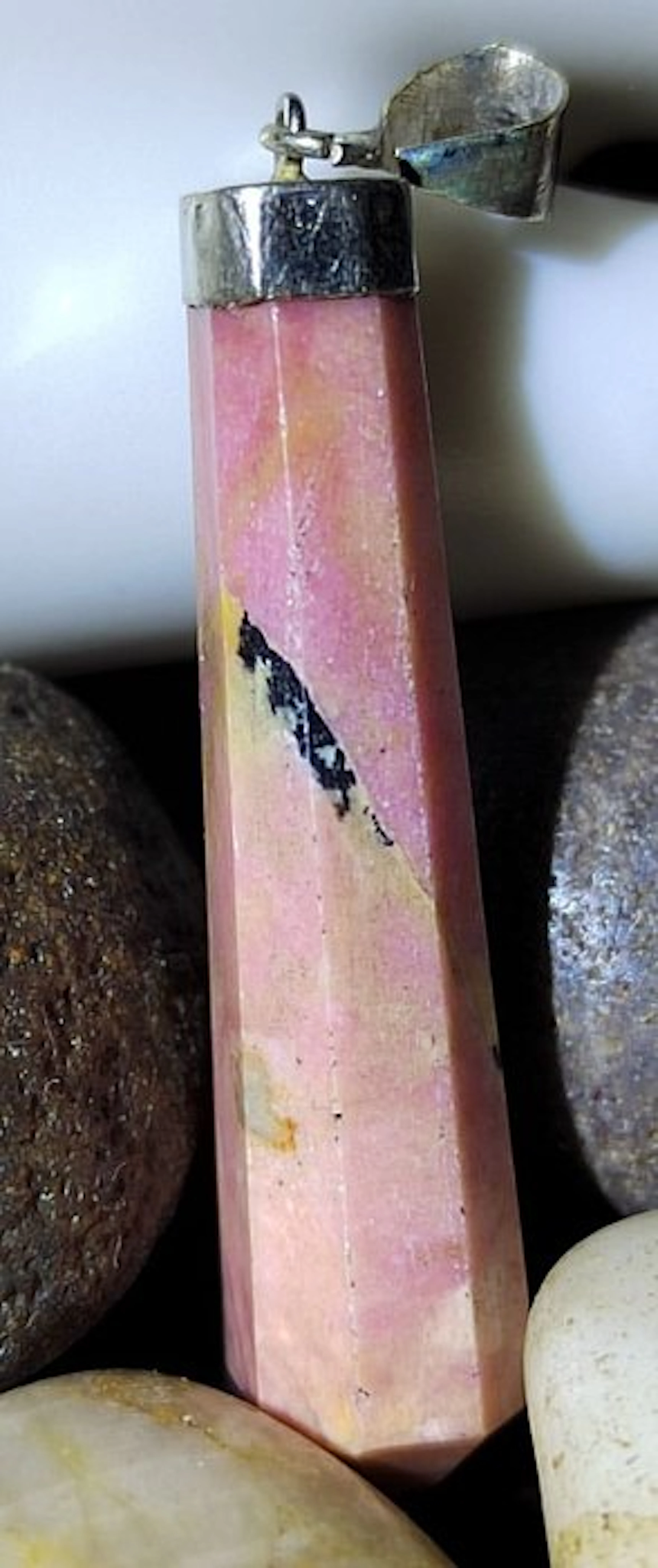 Rhodonite Pendant - High Quality - 33.10 Cts - No Reserve Price- 6.63 g