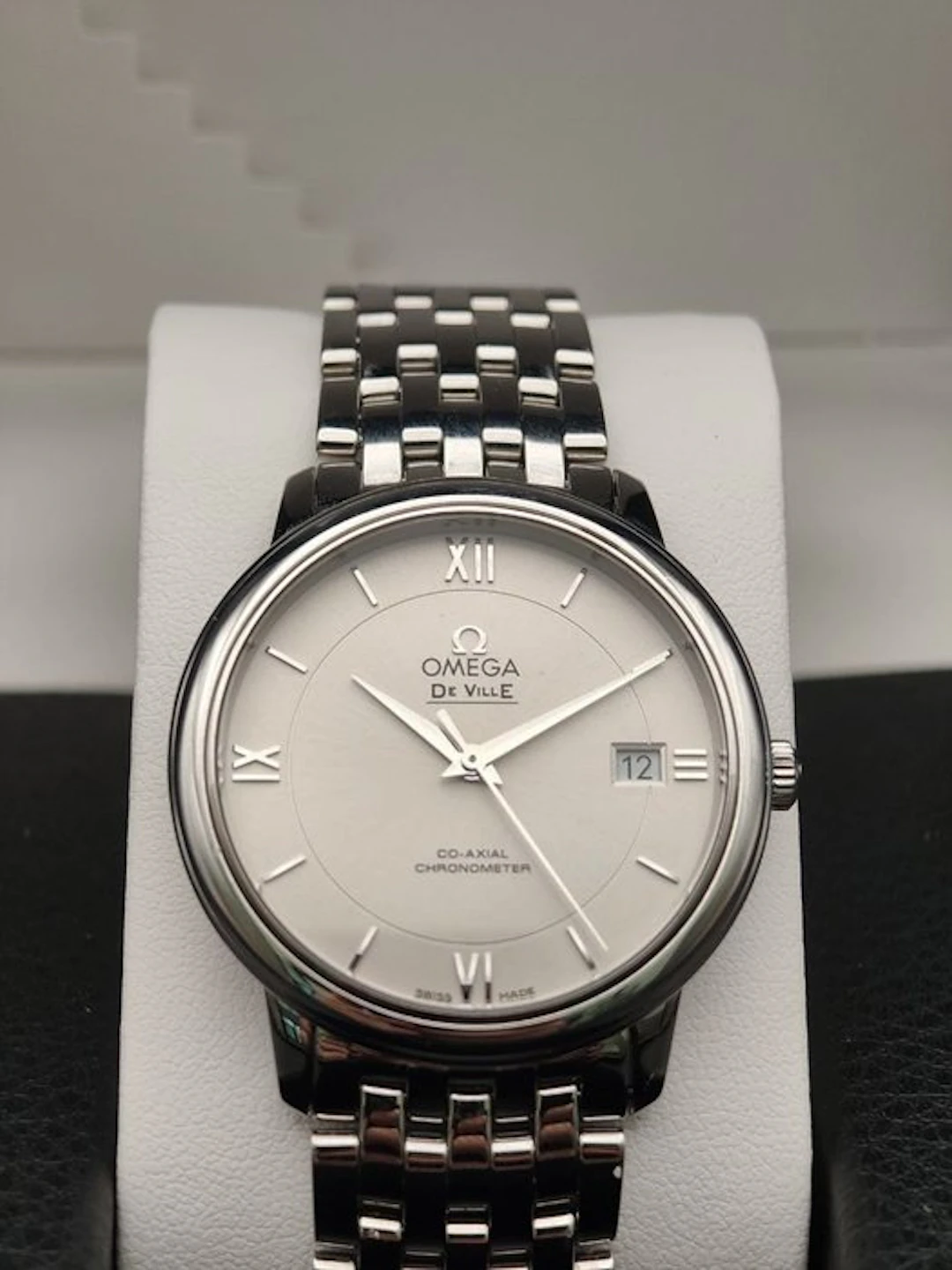 Omega - De Ville Prestige Co-Axial Chronometer Silver...