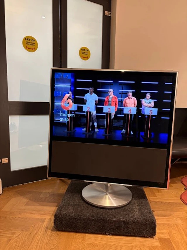 Bang & Olufsen - Flat screen TV (3) - Beovision 11-40 + MFS