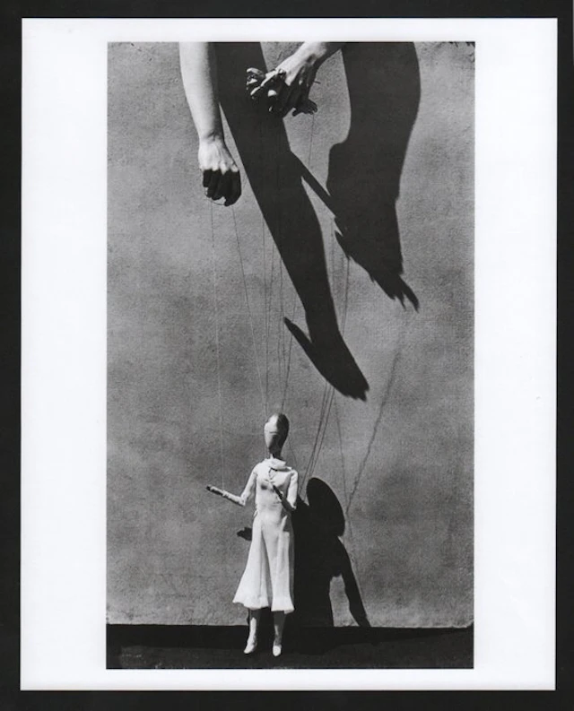 Tina Modotti (1896–1942) - Hands of the Puppeteer Louis Bunin, Mexico