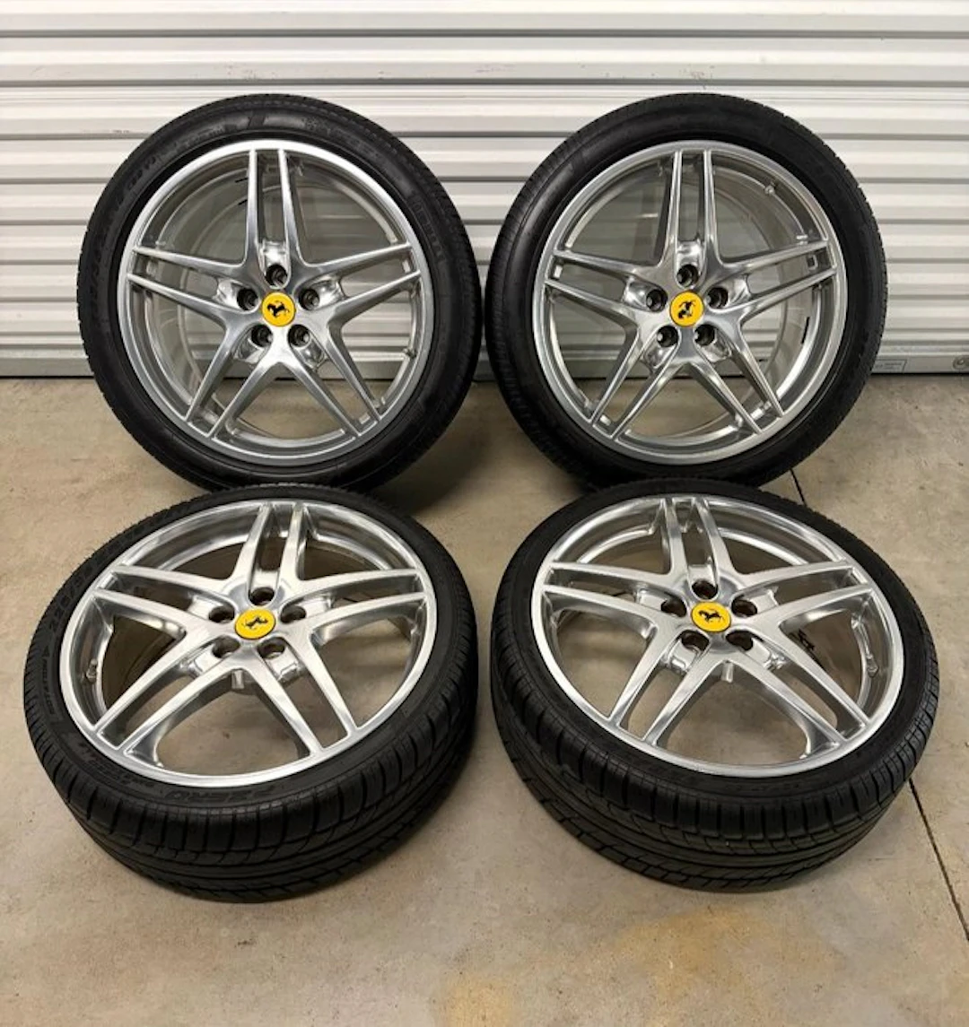 Tyre complete on wheel (4) - Ferrari - After 2000