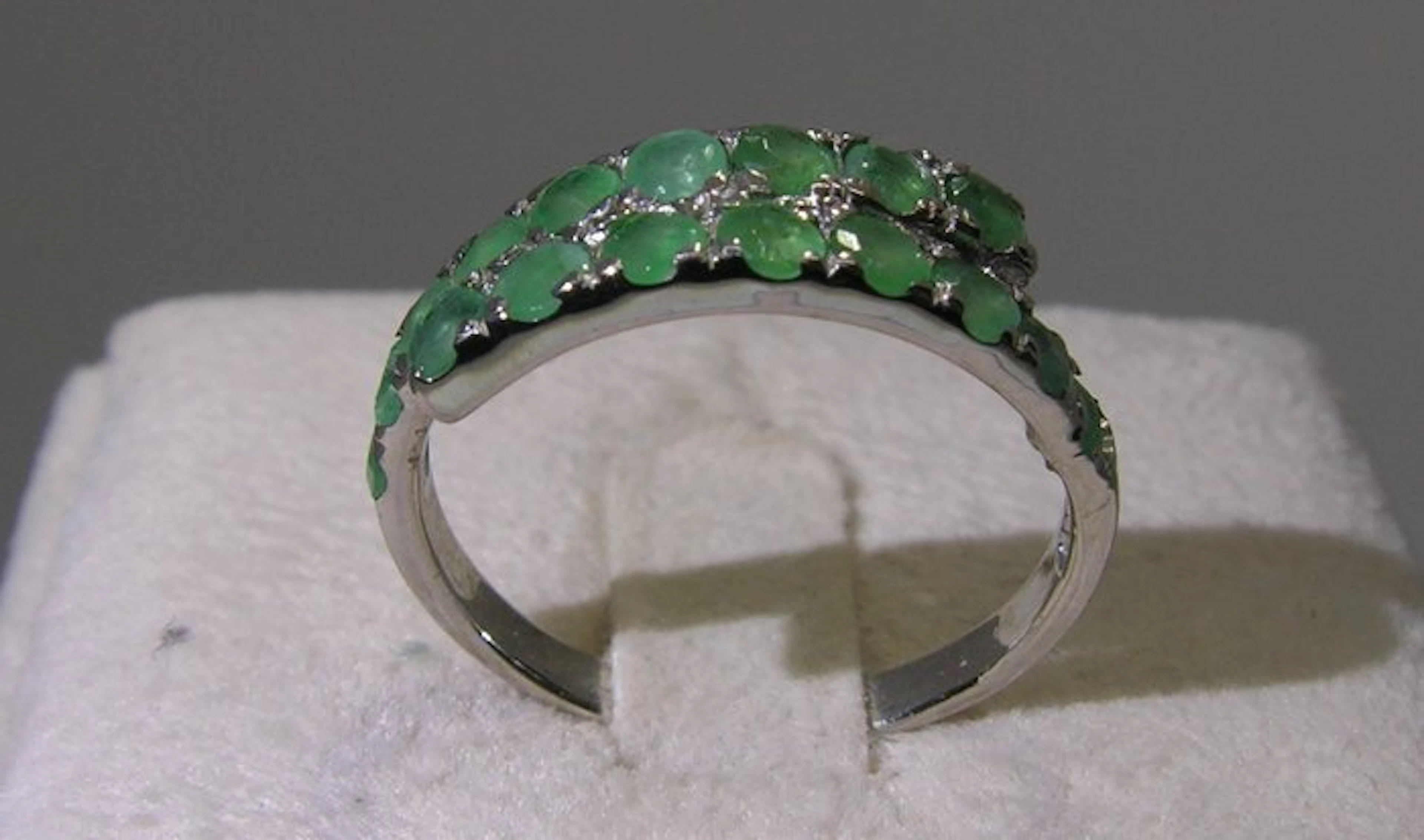Emerald ring - Height: 20.9 mm - Width: 21 mm- 2.3 g - (1)
