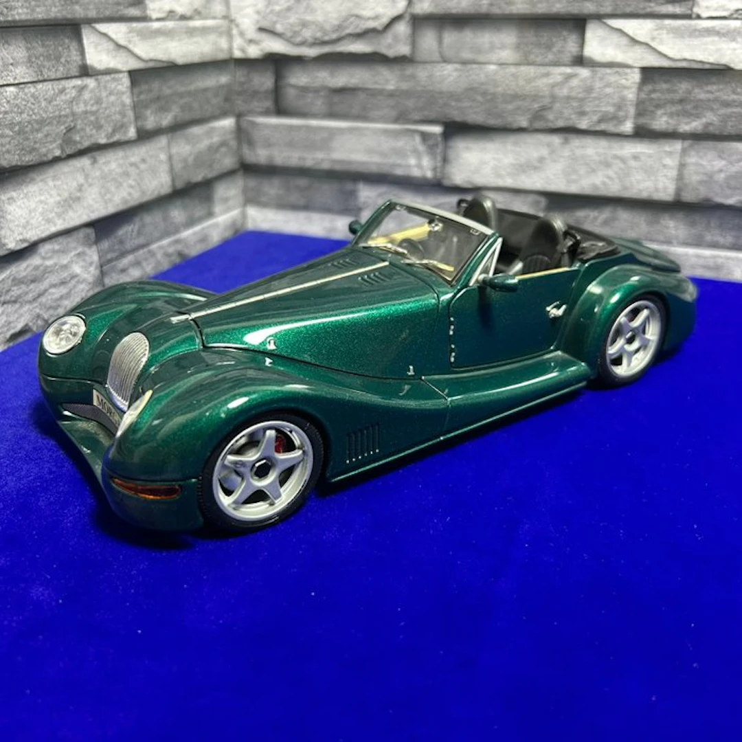 Maisto 1:18 - Model car - Maisto 1:18 "Morgan Aero 8"...