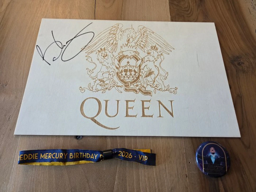 Queen, Brian May Wooden Tablet - Engraved - Signed by Brian - Decorative item