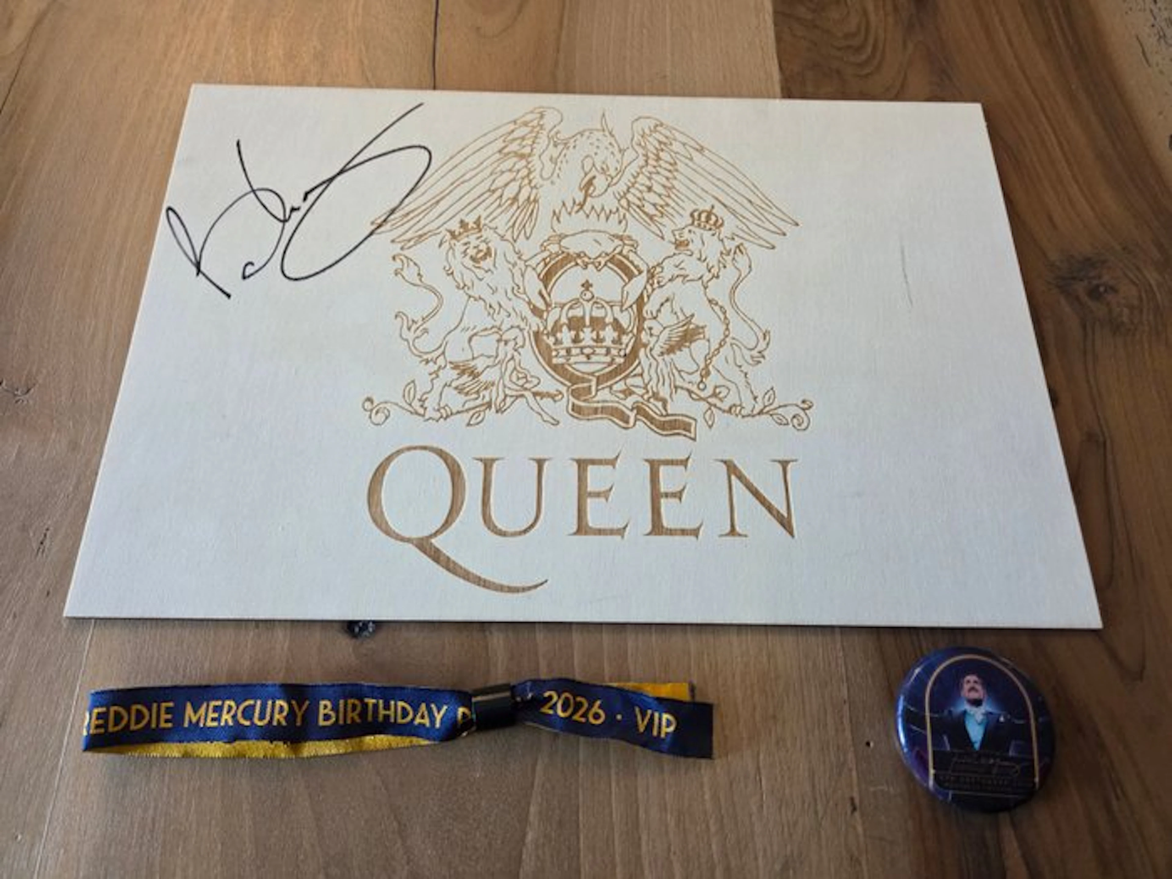 Queen, Brian May Wooden Tablet - Engraved - Signed by Brian - Decorative item