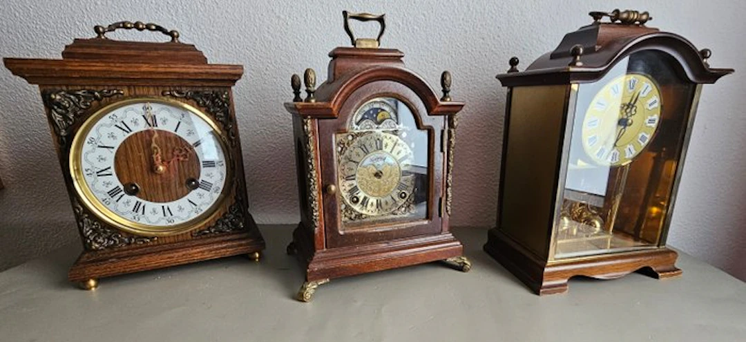 Desk clock (3) - Wood - 1950-1960 - Clocks/parts