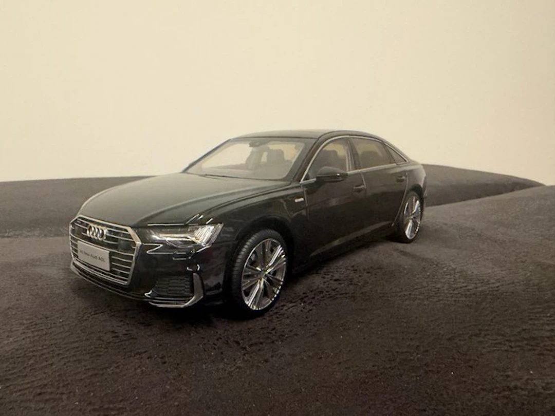 Onbekend 1:18 - Model car - Audi A6L