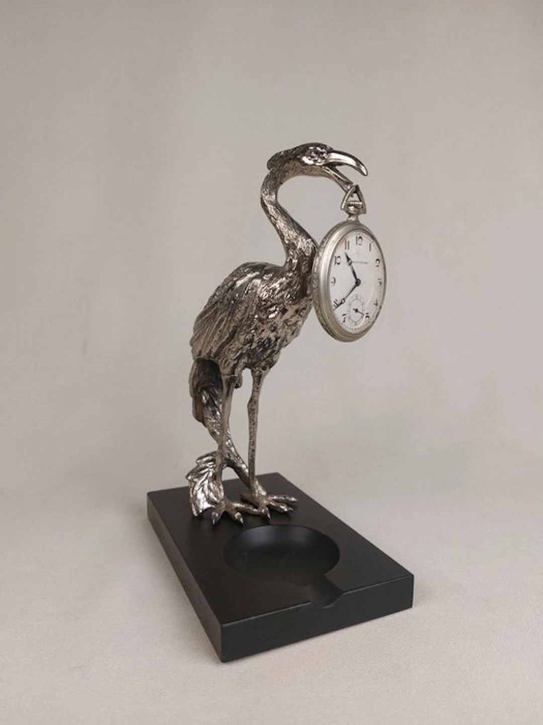 Statuette, Porte montre / bijoux cendrier - 19.5 cm - Metal
