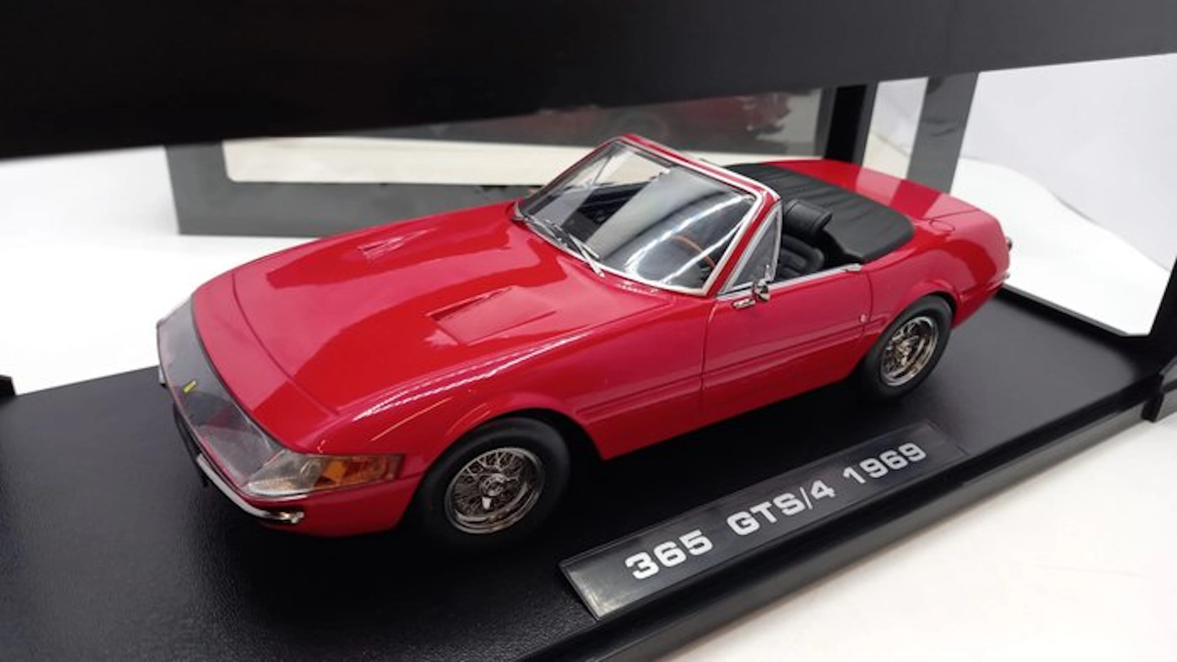 KK-Scale 1:18 - Model car - Ferrari 365 GTS/4 Daytona Spider 1969 - (cod.Y18)