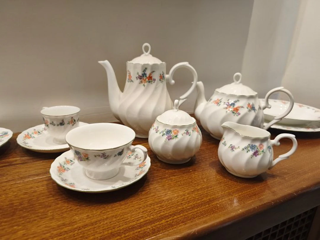Friesland - Dinner set for 12 - Porcelain, Bone china